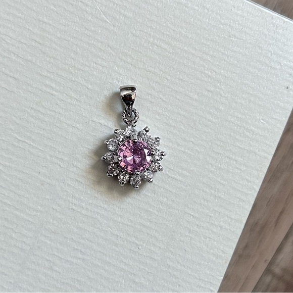 Jewelry - 18k GP white gold plated Pink gemstone crystal necklace Pendant feminine sparkly